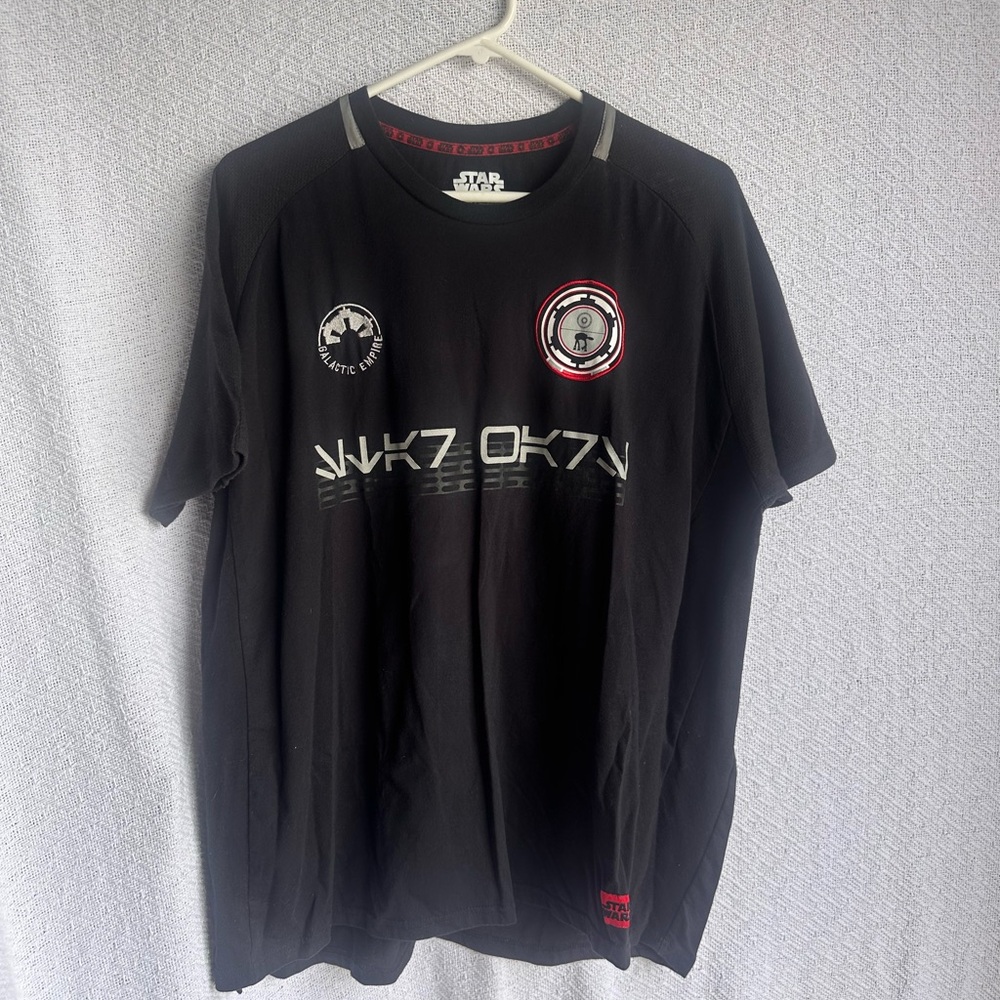 Star Wars Men XL black short sleeve shirt